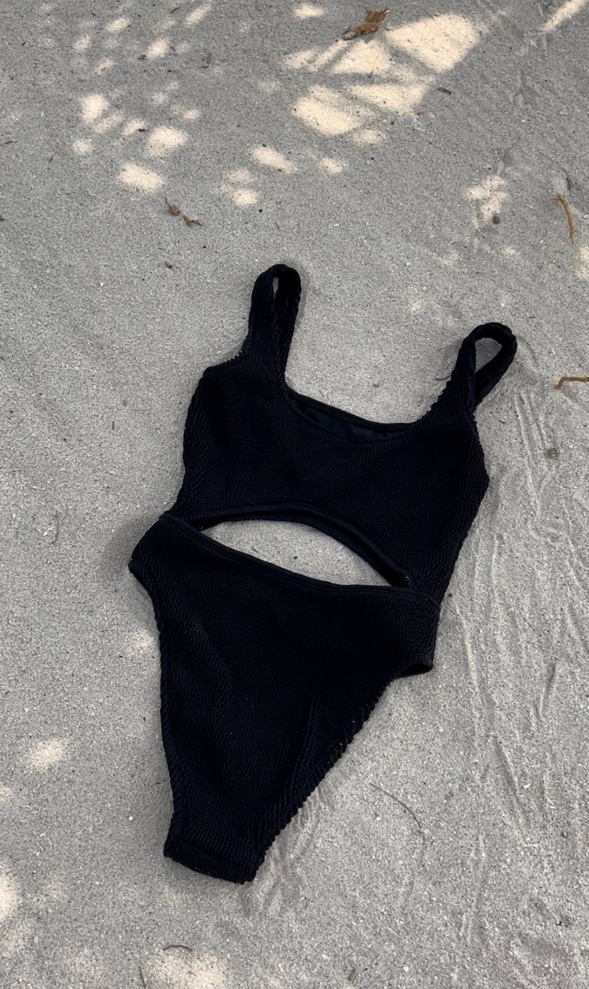 LONDON ONE PIECE x SAM DIVINE